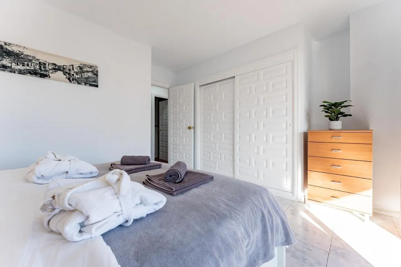 דירות בנאלמדנה Sunny 2Br Pool Terrace Seaview ספרד