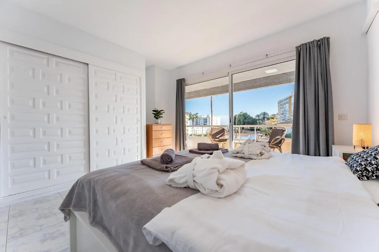 דירות בנאלמדנה Sunny 2Br Pool Terrace Seaview